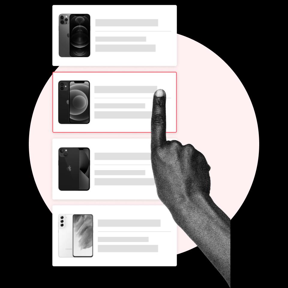 mão selecionando os smartphones numa lista vertical, ao fundo um circulo rosa claro